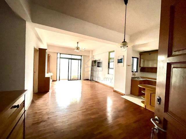 Kempas Apartment 1