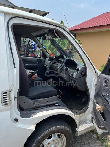 2010 Nissan URVAN 3.0 PANEL (M) - 4