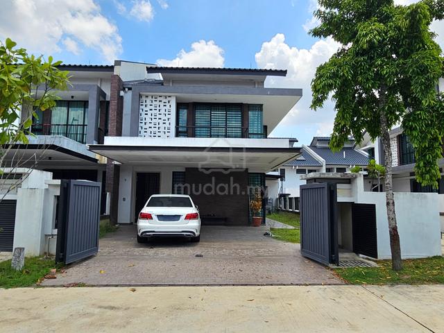 (END LOT, RENOVATED, FULL EXTEND) 2 Sty Elmina Valley 1