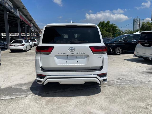 2024 Toyota LANDCRUISER 3.5 ZX (A) BLACK INTERIOR - 5