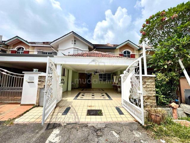 [RENOVATED] Bangi Seksyen 3 Bandar Baru Bangi Double Storey Terrace 1