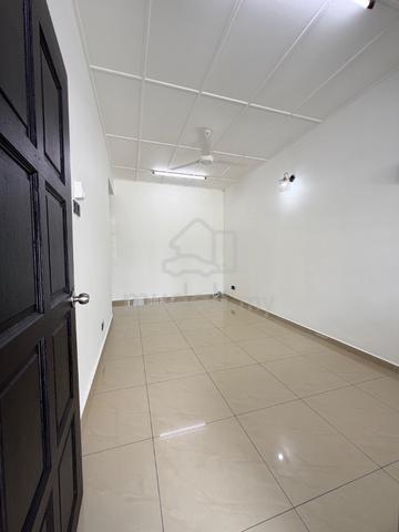 Taman Bukit Indah, Partial furnished with Aircond, Good Condition 1