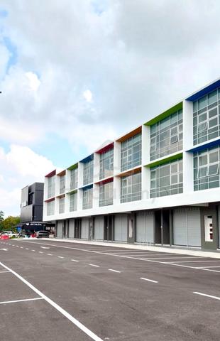Brand New Dato Onn Jalan Perjiranan 15 Unblock 3 Storey Shop Lot Rent 1