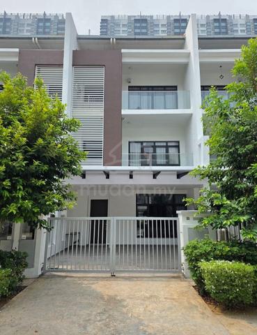 Renovated 3 Storey Avens Residence, Southville City Bangi 1