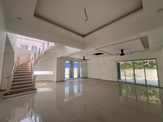 Beverly Hills Bungalow @ Tanjung Bungah | Partial Sea View 1