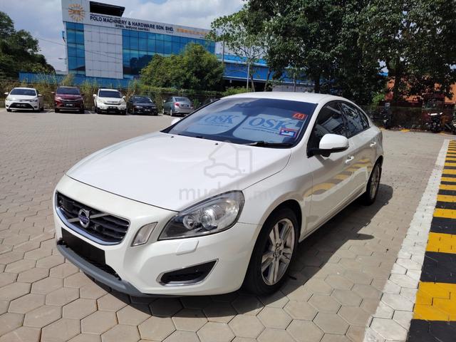 Volvo S60 T5. Full Service Record SINCE DAY 1 !!! - 1