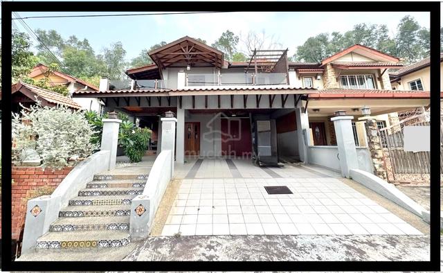 SEMI D RENOVATED🔥 NEGO 2 Storey Villa Perdana Bandar Putra Permai 1