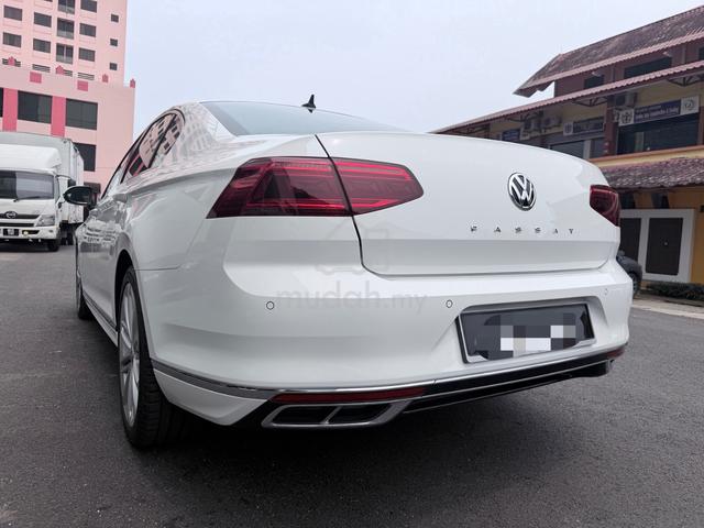 2021 Volkswagen PASSAT 2.0 R-LINE (A) Mileage 67K - 4