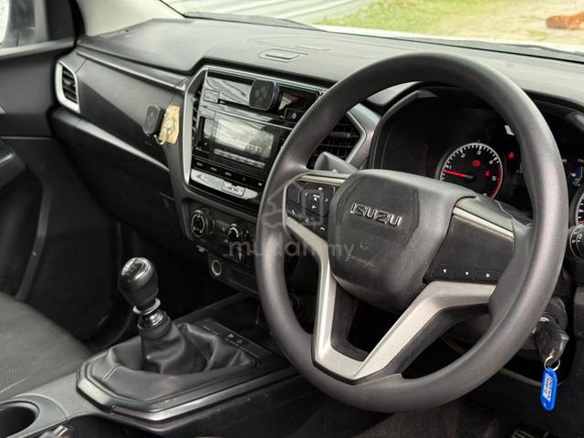 2022 Isuzu D-Max 1.9L 4x4 (MT) - 3