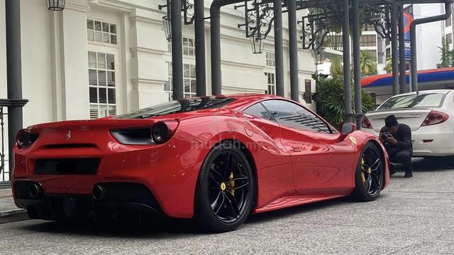 2016/2020 Ferrari 488 GTB 3.9 V8 19 k km Novitec - 2