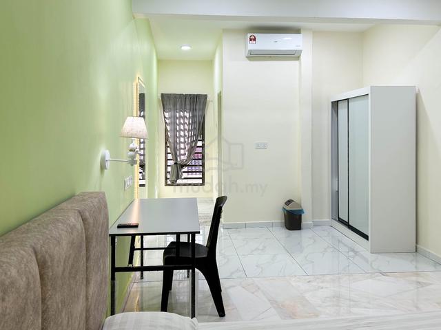 (Ladies only) Room with Bathroom at Taman Perak, Ipoh 1