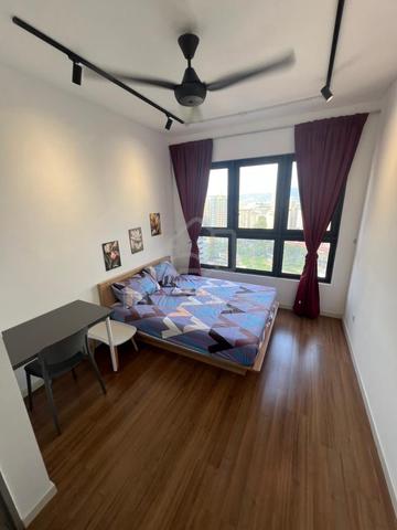 M Vertica Master Room For Rent-Mixed Gender only 1