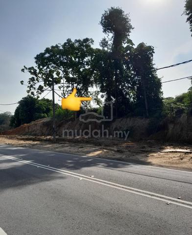 Tanah tepi jalan Persekutuan di behrang, Perak 1
