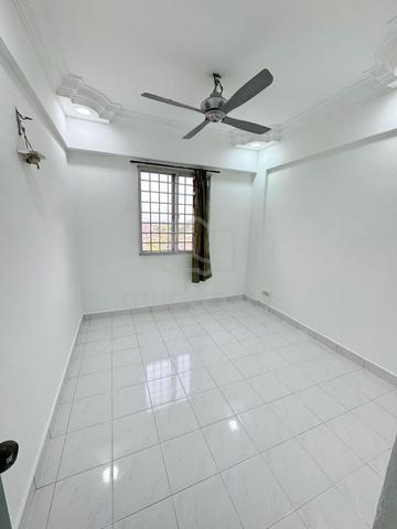 Persiaran Tanjung Apartment 1
