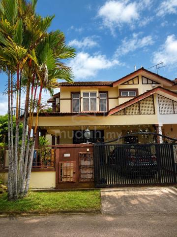 Bukit Indah. Corner Lot. Super good condition 1