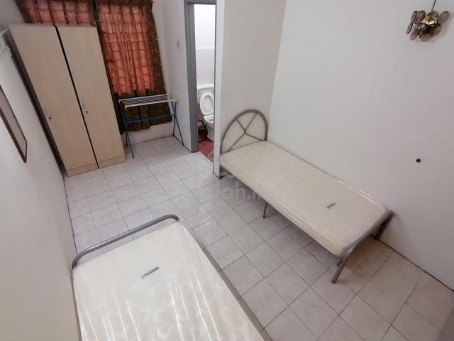 Bilik Kongsi 2org Rumah Landed ada Parking 1