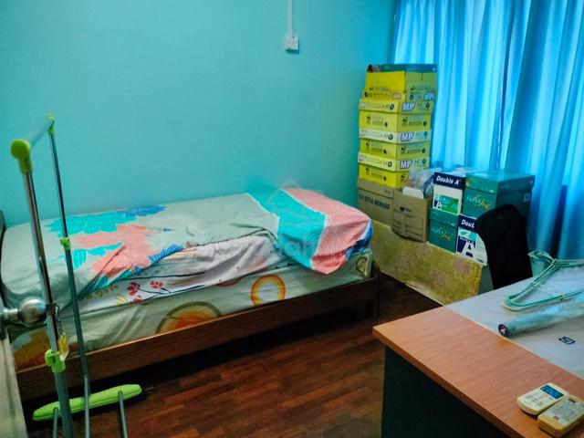 air cond room in landed house bandar kinrara bk 5 1