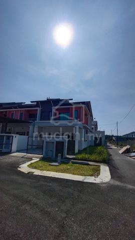 For sale!!! End lot - 2 storey terrace house 1