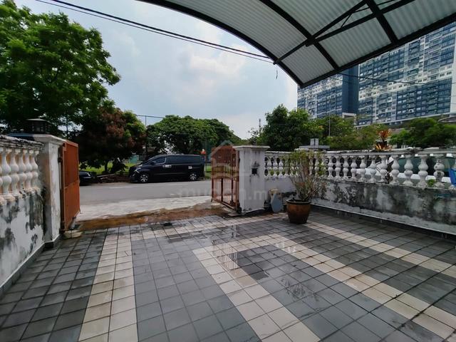 Facing Field, 2 Storey House, Puchong Indah, Non Bumi, Puchong 1