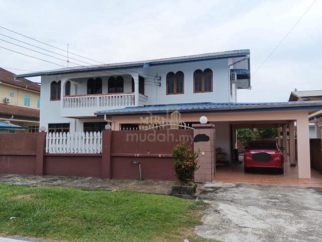 6 Bedrooms 2 Bathrooms 2 Storey Detached House For Rent At Piasau 1