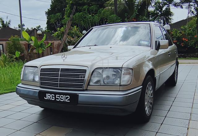 1995 Mercedes Benz 220E 2.2 (A) - 3