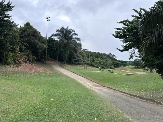 Facing Golf Course Bungalow land For sale 1