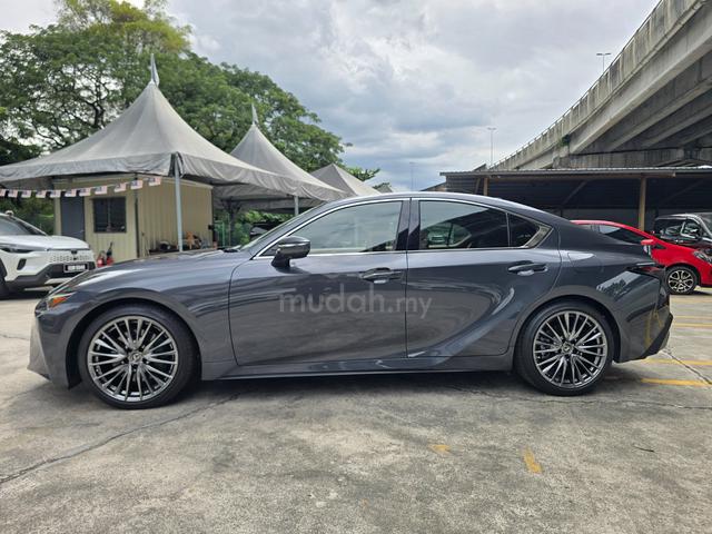 2021 Lexus IS300 Version L 4.5B 7k km Ready Stock - 2