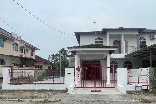 Double Storey Terrace House -End Lot with Extra Land 1