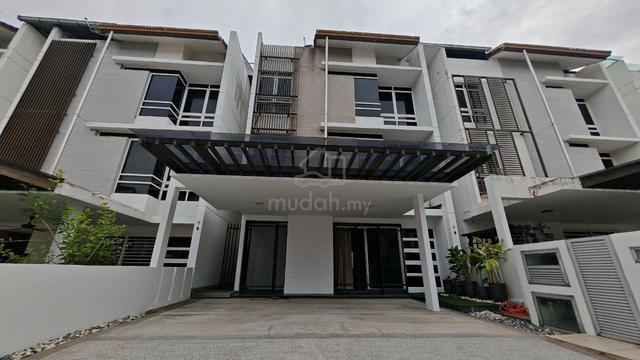 New Refurbished 2.5-Storeys Hyperlink House Duta Villa Presint 14 1