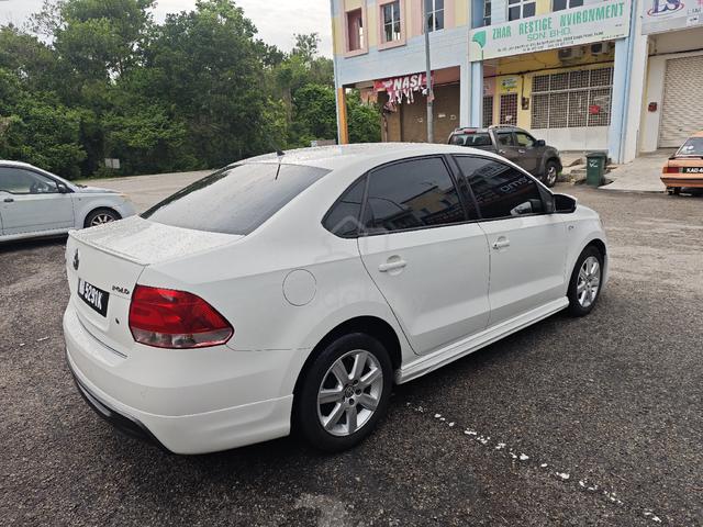 2015 Volkswagen POLO 1.6 CLUB EDITION (CKD) (A) - 3