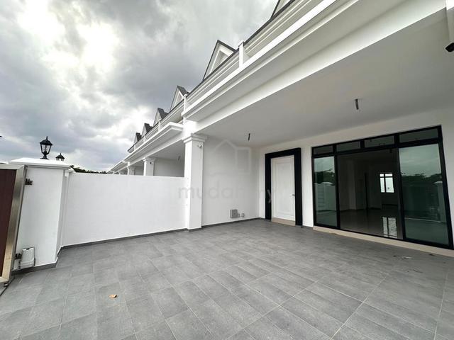 South Hills Seri Alam Double Storey Terrace 20x70 Low Downpayment 1