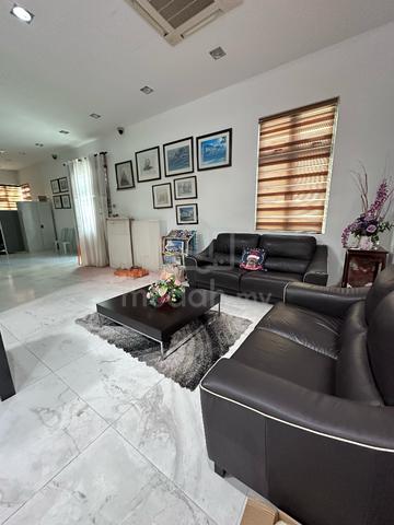 Corner 3 storey terrace pulau tikus big compound 1