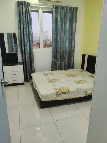 Comfy middle room 1