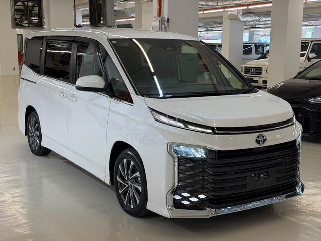 2023 Toyota VOXY 2.0 S-Z - 2