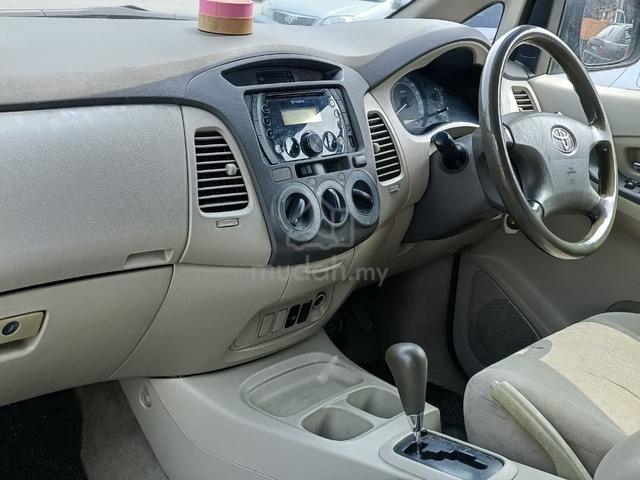 2011 Toyota INNOVA 2.0 E (A) - 5