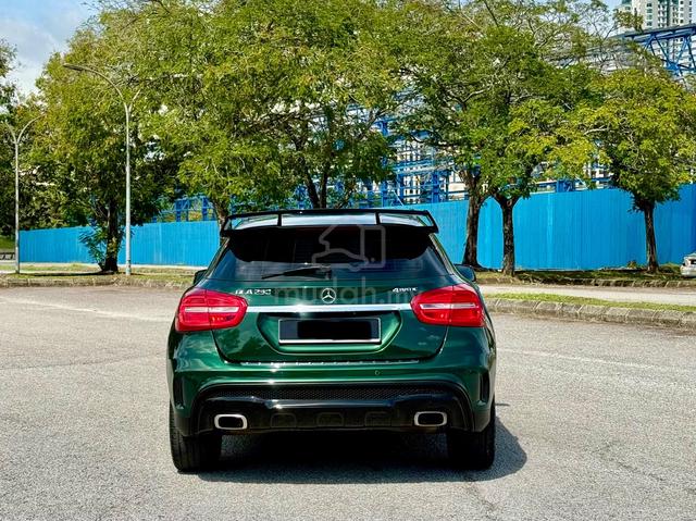 AMG GREEN 2016 Mercedes Benz GLA250 4MATIC 2.0 - 4