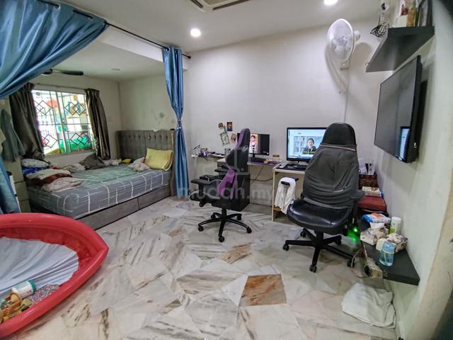 Renovated Double Storey Terrace House Bukit Rawang Jaya | 4+1 Rooms 1