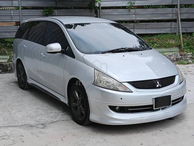 2010 Mitsubishi GRANDIS 2.4 FACELIFT (A) - 2