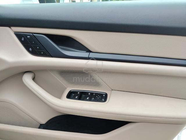 2023 Porsche Taycan Sedan BOSE Sound Japan Spec - 5