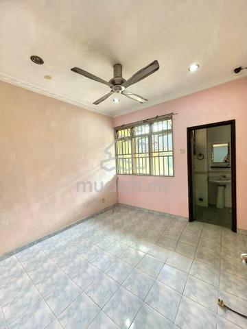 Medium empty room Eria,K.Kemuning (double storey) 1