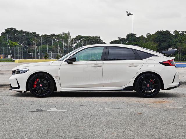 DEMO UNIT 2025 Honda CIVIC 2.0 TYPE R FL5 ONLY39KM - 3