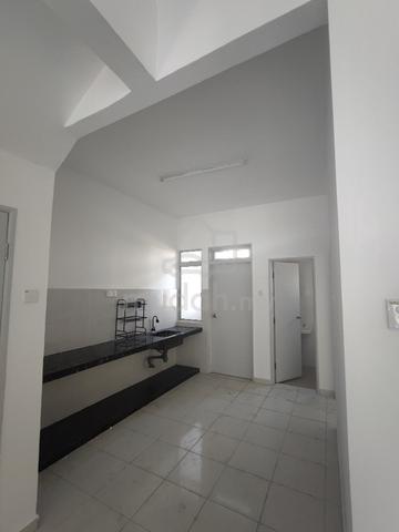 Rumah 2 tingkat untuk disewa D'Marina Tanjung Lumpur, Kuantan 4