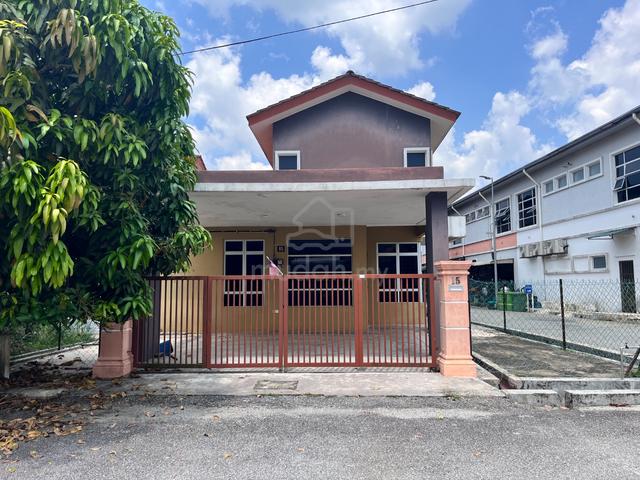 (CORNERLOT) RUMAH TERES SETINGKAT TMN UBAI PERDANA, PEKAN For Sale 1