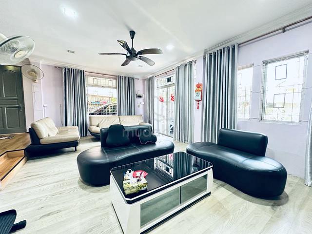 Lorong Rubber Barat Semi D For Sale | 9 Bedrooms | Spacious Family Hom 1