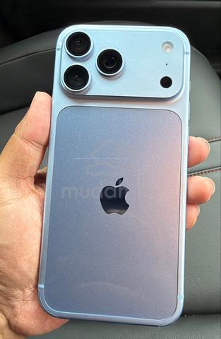 18 Pro Max - 256GB - photo 2 of 6