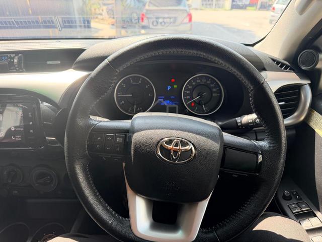 TOYOTA HILUX - 5