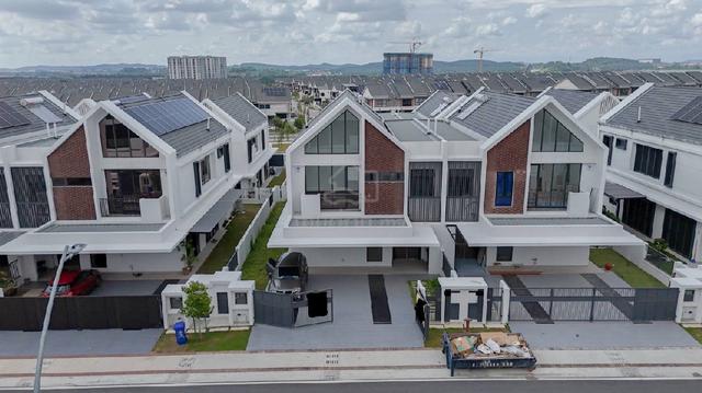 2 Storey Semid The Eight, Elmina Green 8, Elmina West* House: Type C 1