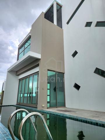 Gala 3 Storey Luxury Detached House For Sale 1