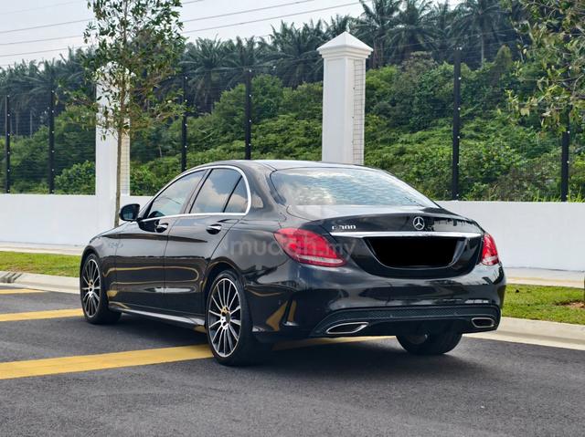 2016 Mercedes Benz C300 AMG Line 2.0 Sunroof F/Lo - 4