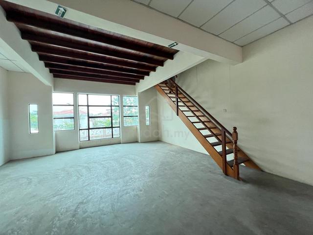 WITH ATTIC FACE ROAD 1st Floor Shoplot Taman Krubong Utama near Cheng 1